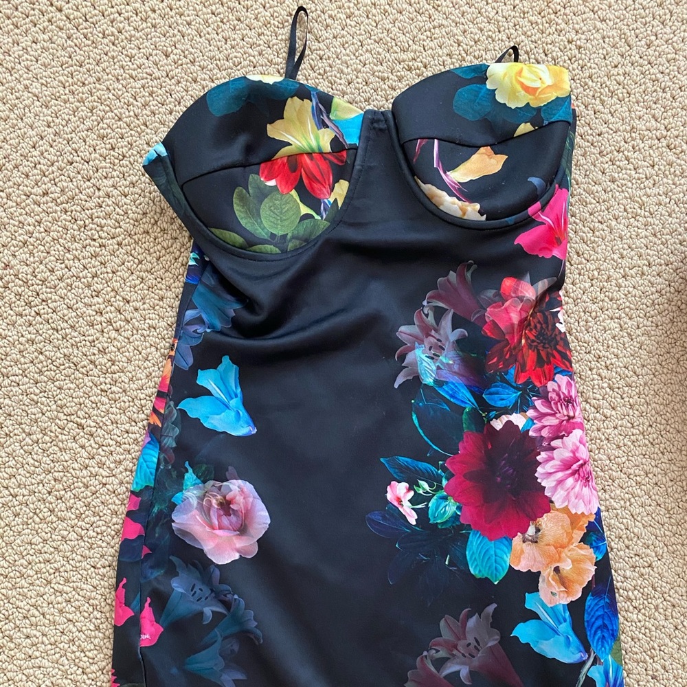 bebe floral strapless dress